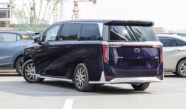 40万的新能源汽车商务车（40万的新能源汽车商务车有哪些）